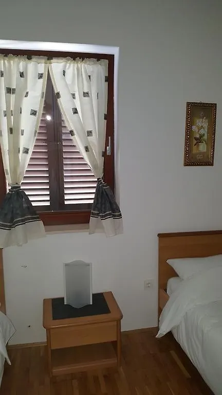Villamar Beachfront Apartments With Free Private Parking Rabac Chorvatsko